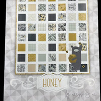 Clothworks Honey Bear Quilt Kit